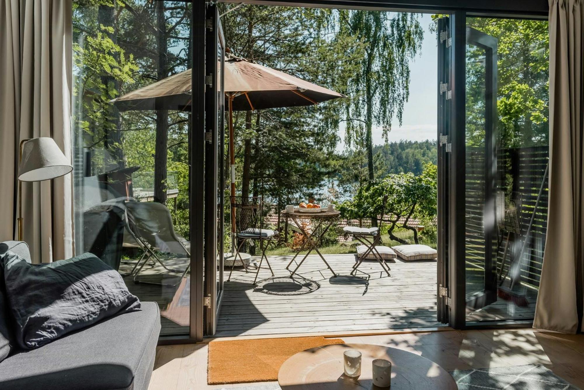 Charmerende Feriehus Med Havudsigt Naer Stockholm Varmdo Exterior photo
